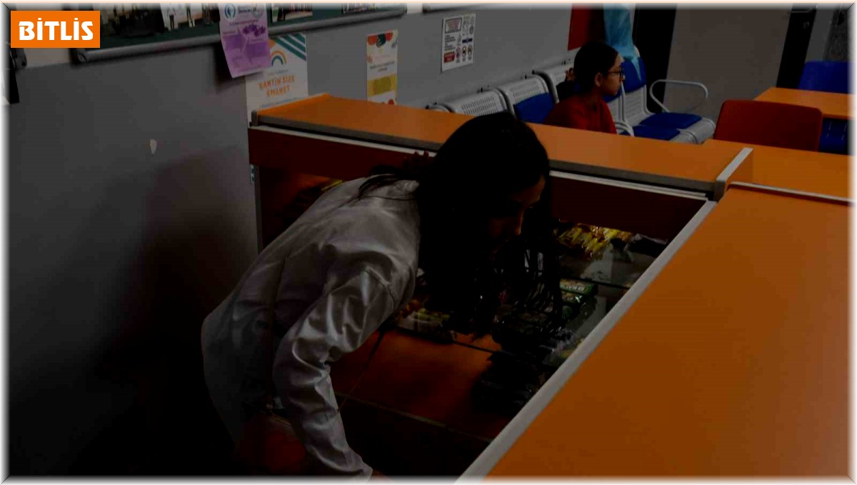 Bu okuldaki kantinin sorumlusu yok