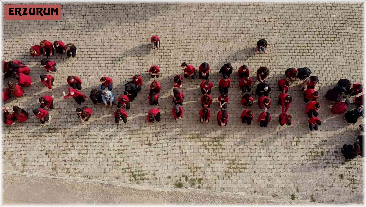 Bu proje sosyal medya bağımlılığına dikkat çekiyor