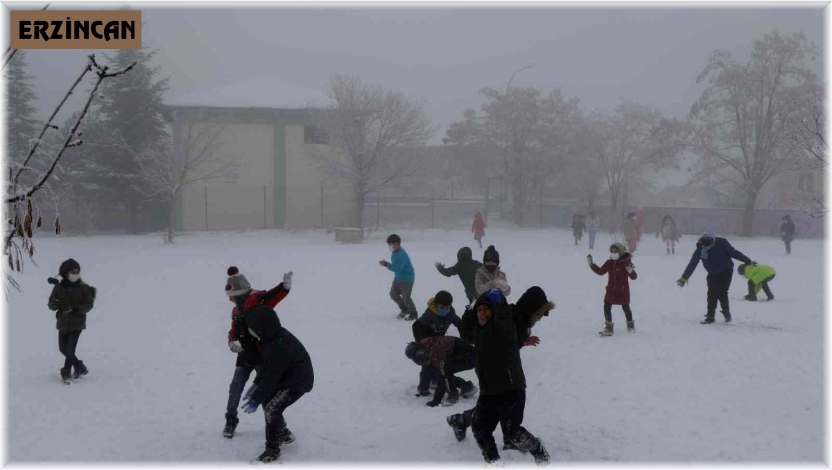 Bu şehir siste kayboldu, kartpostallık görüntüler oluştu