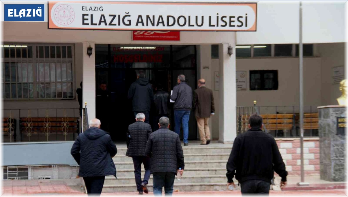 Bu sınavda öğrenciler yerine öğretmenler ter döktü