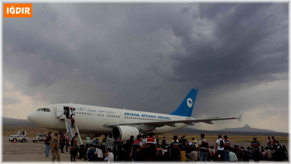 Bu yıl sınır dışı edilen düzensiz göçmen sayısı 63 bin 162 olarak kayıtlara geçti