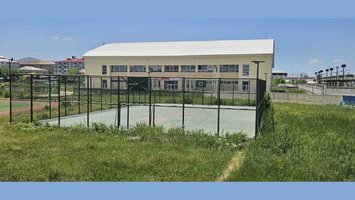 Bulanık ilçesi modern spor tesislerine kavuşuyor