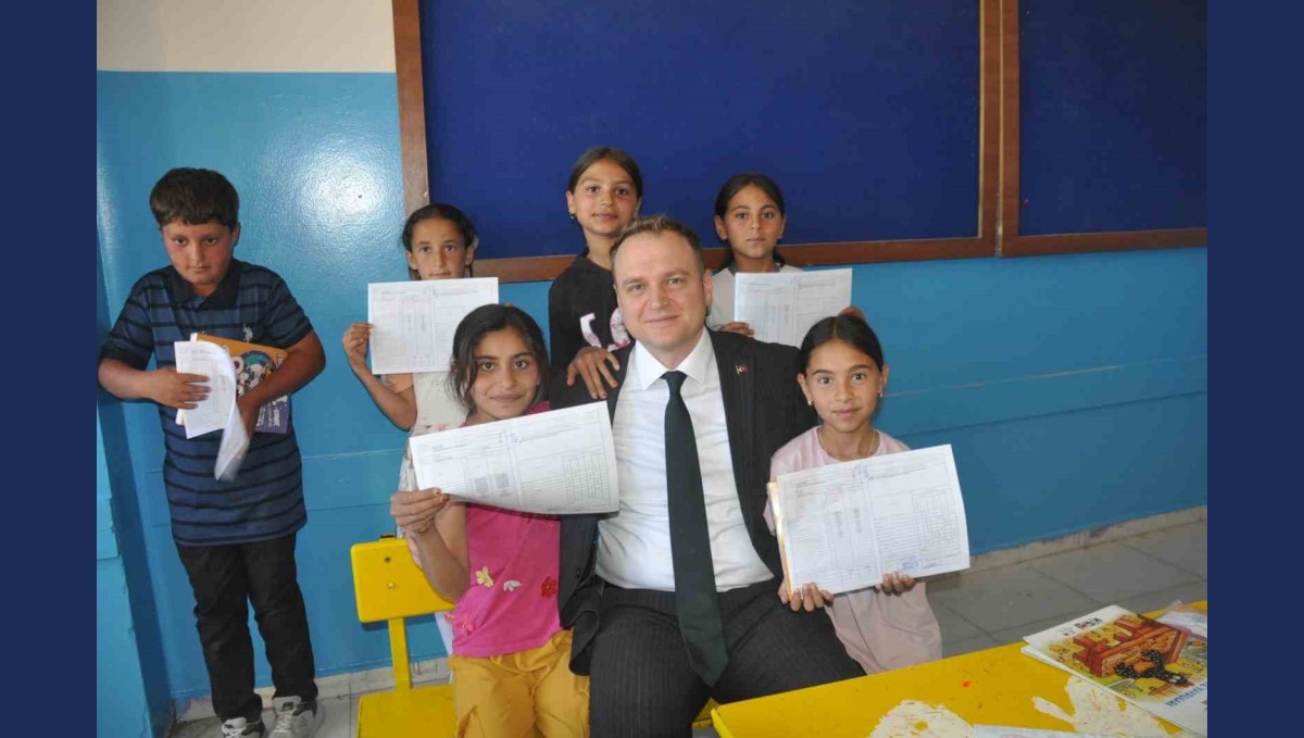 Bulanık'ta 18 bin öğrenci karne sevinci yaşadı