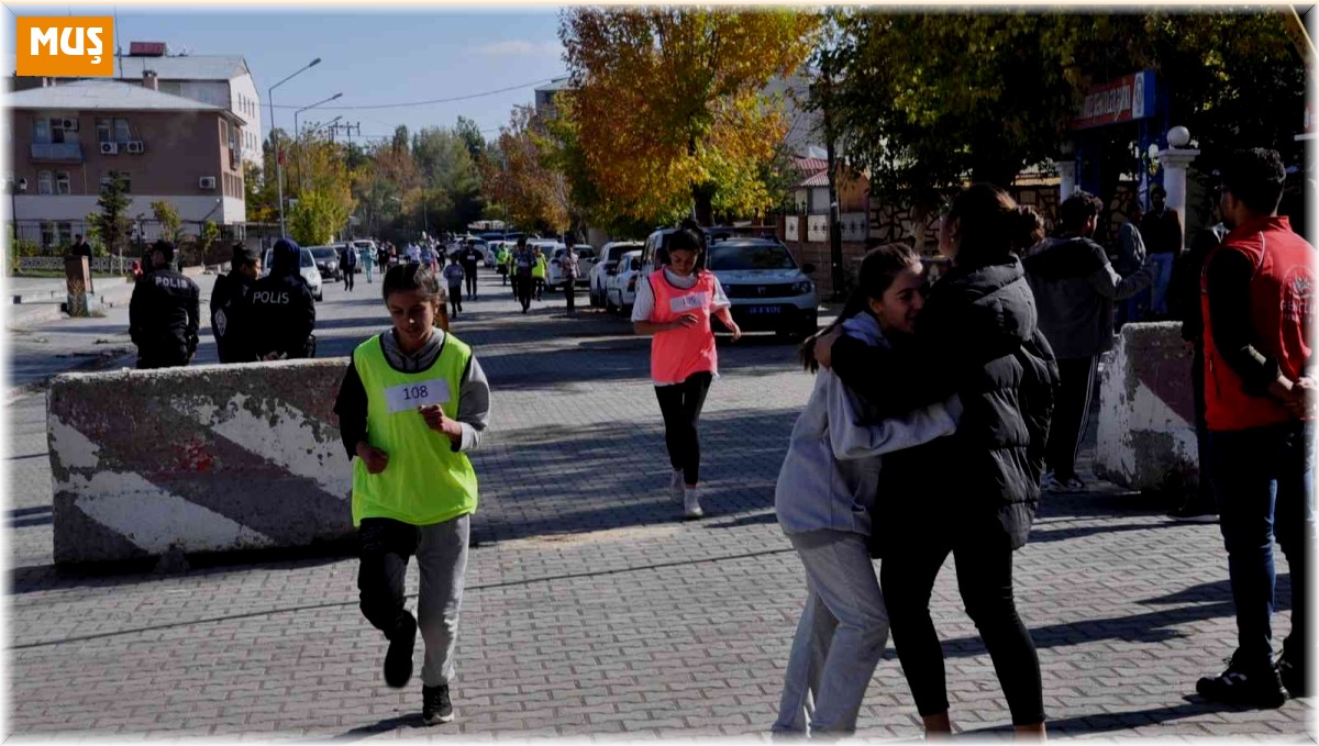 Bulanık'ta "Cumhuriyet Koşusu" düzenlendi