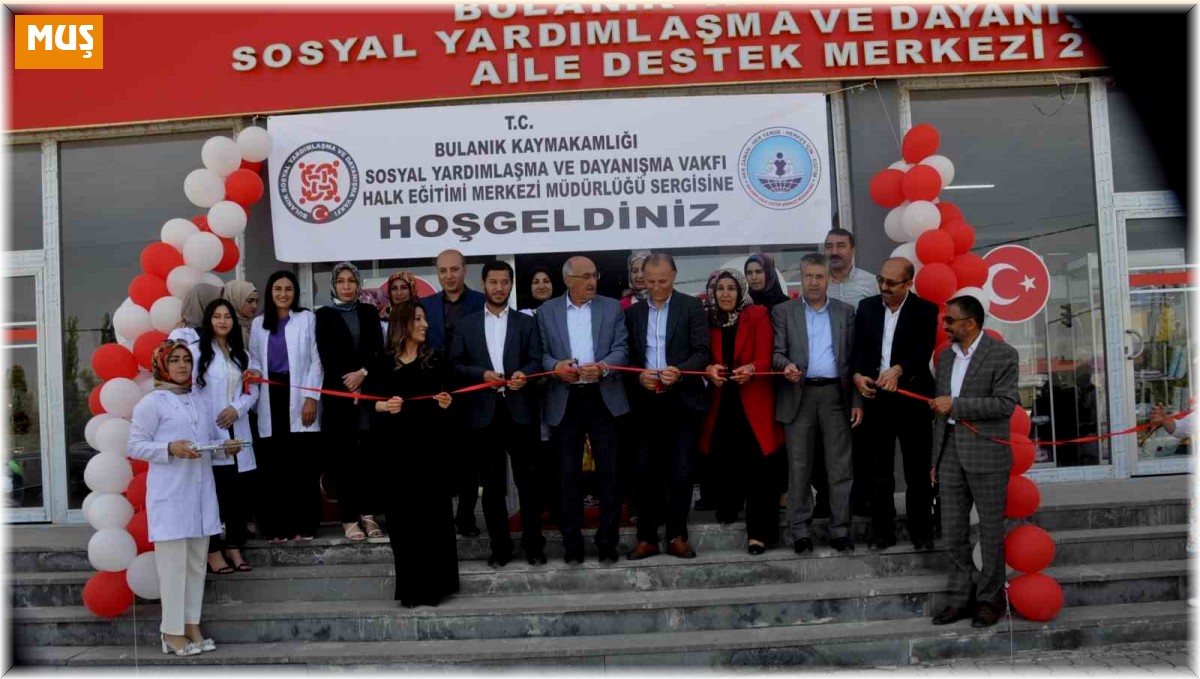 Bulanık'ta depremzedeler yararına yılsonu sergisi