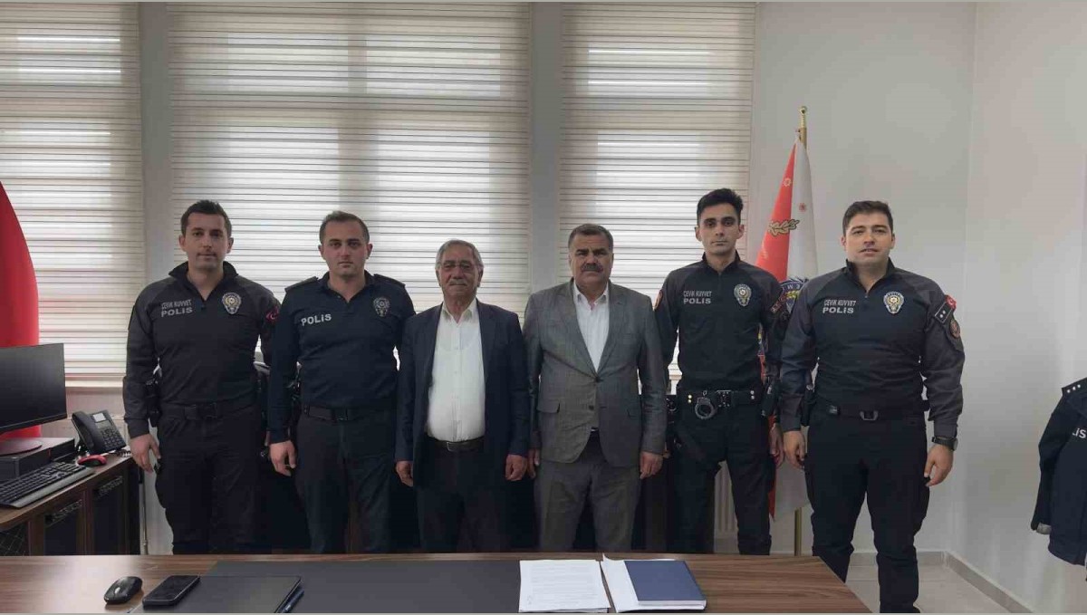 Bulanık'ta devriye atarken hayat kurtaran polislere teşekkür ziyareti