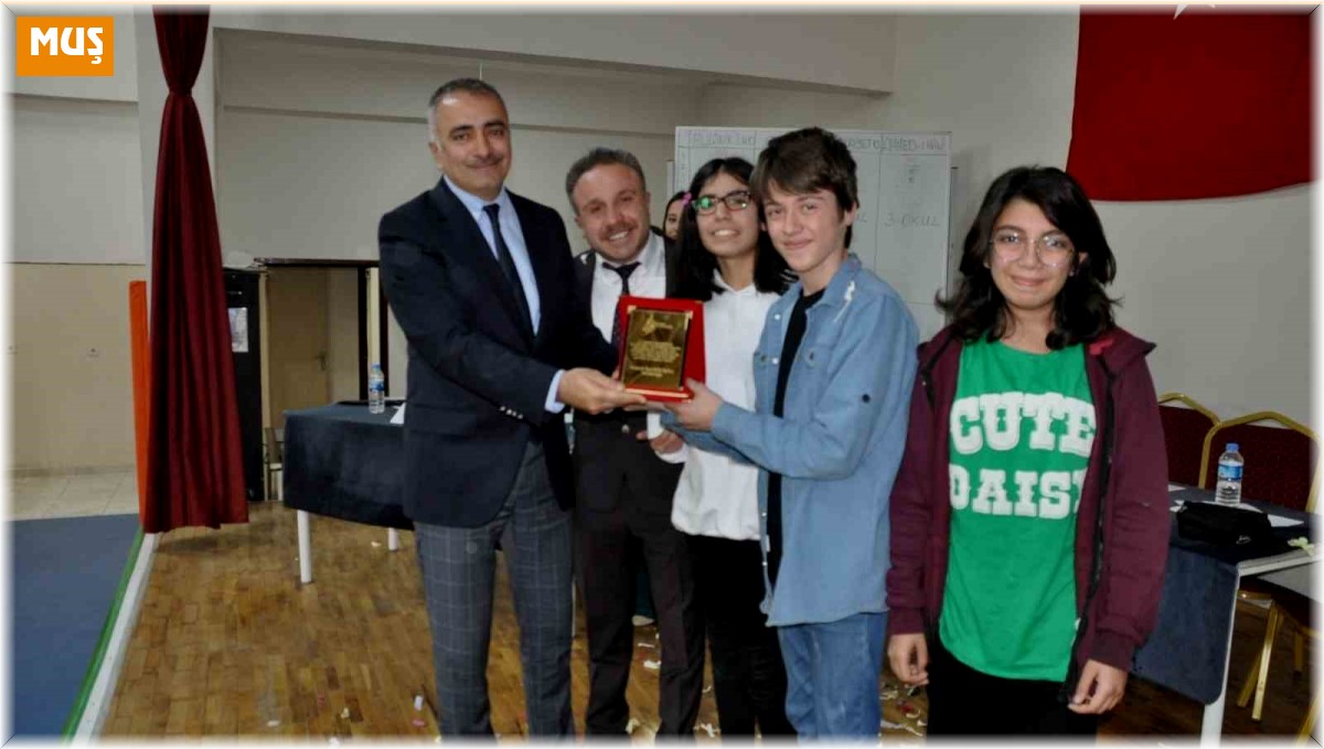 Bulanık'ta 'Gençlik Haftası Satranç Turnuvası' yapıldı
