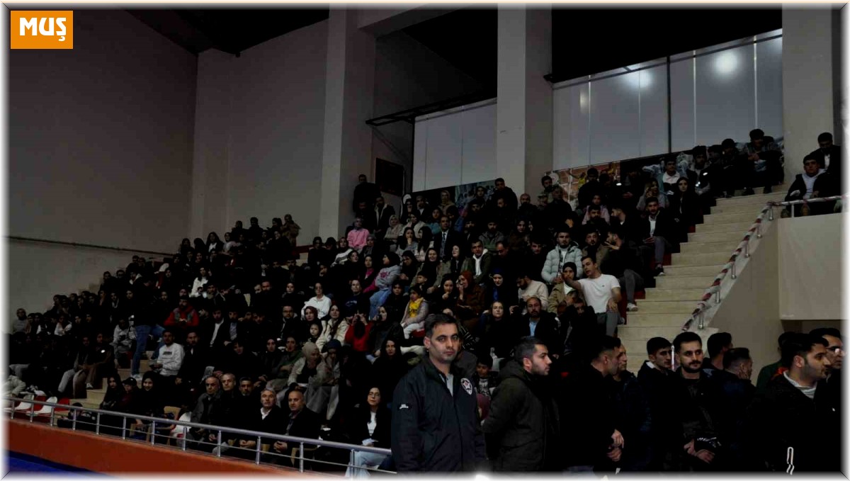 Bulanık'ta 'Kurumlar Arası Voleybol Turnuvası' sona erdi