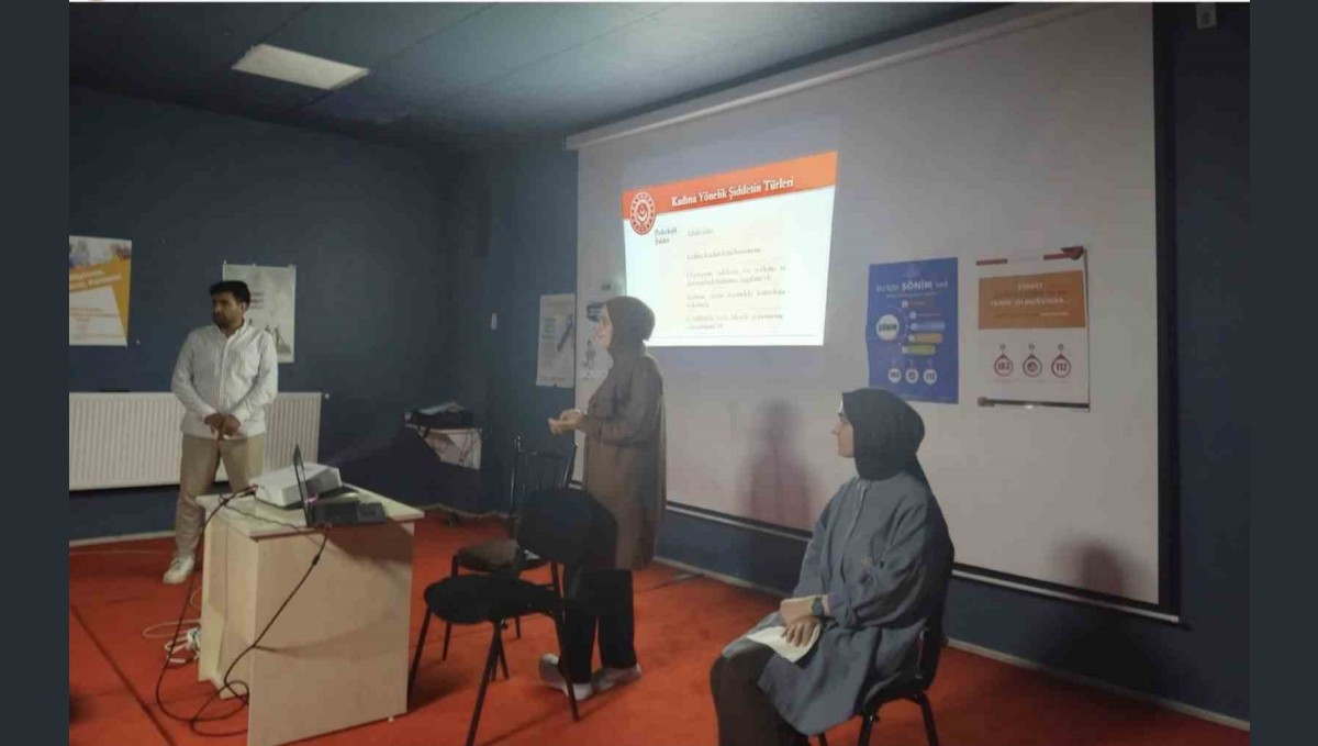 Bulanık'ta muhtarlara yönelik farkındalık semineri