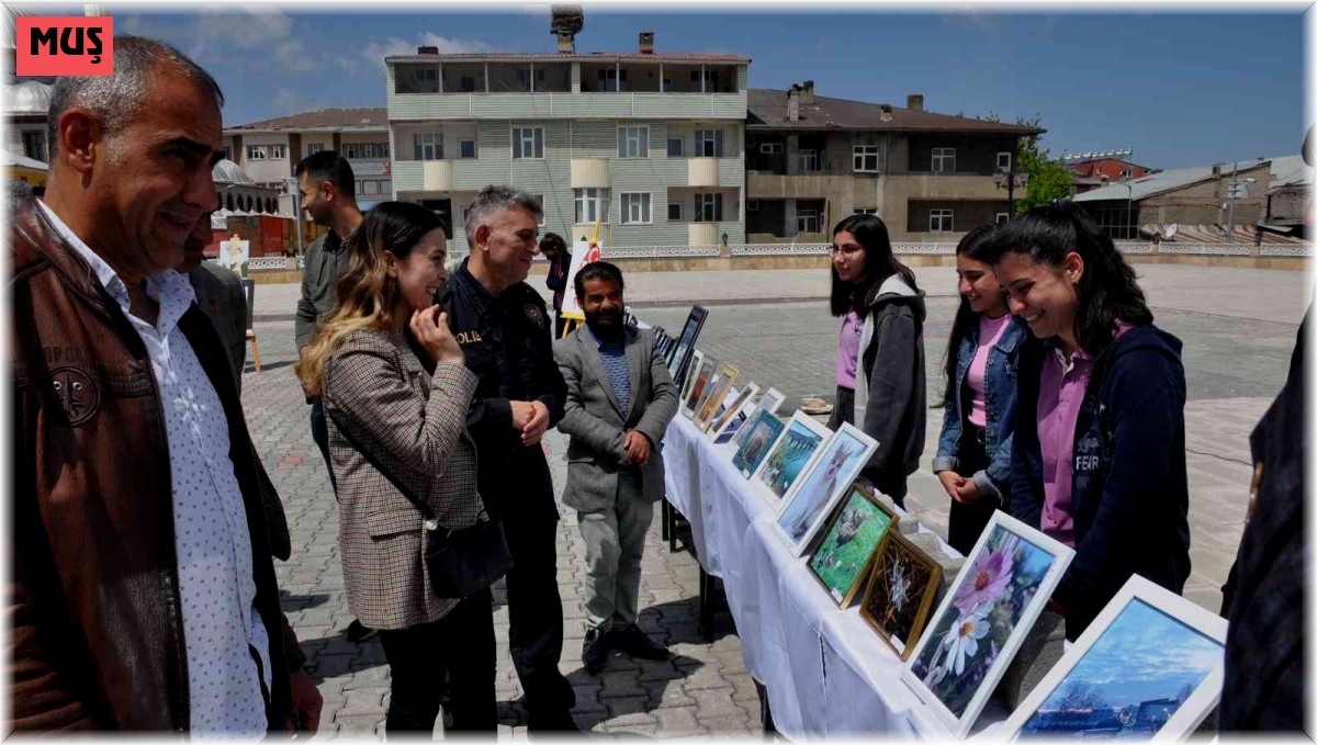 Bulanık'ta resim sergisi