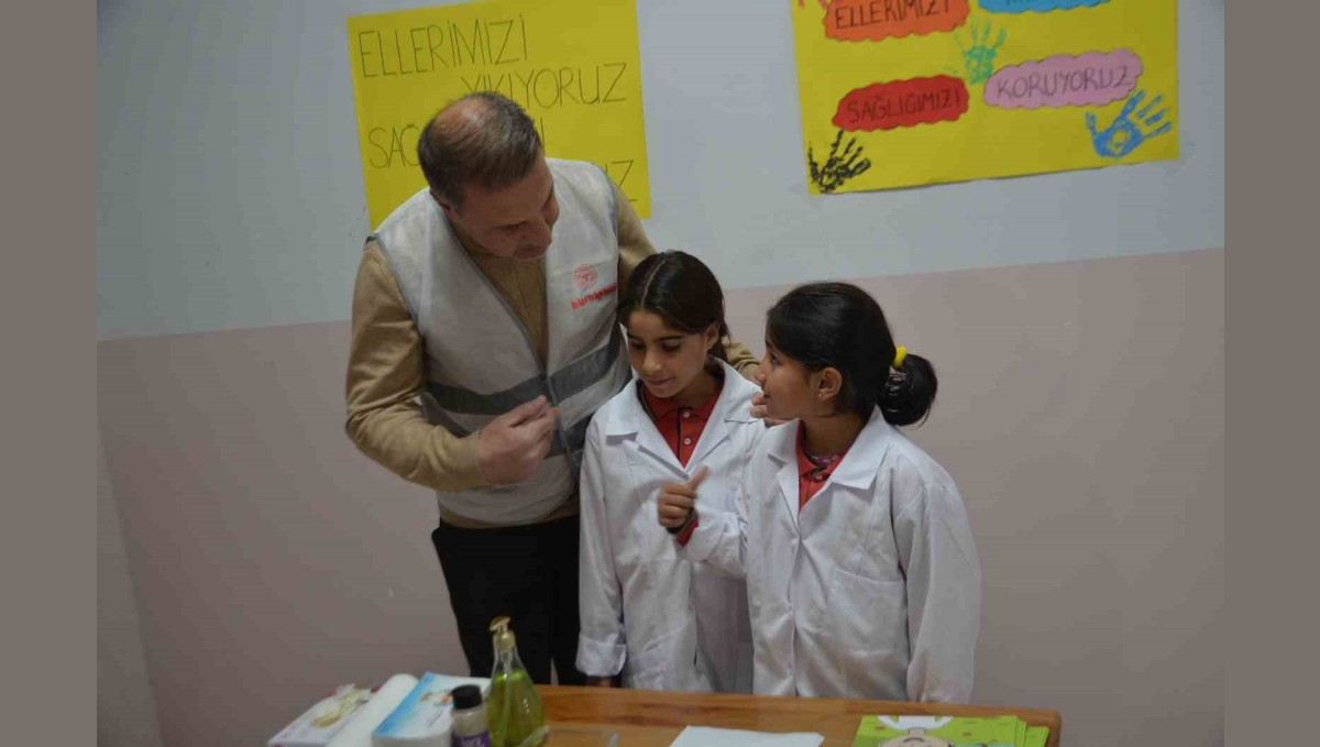 Bulanık'ta 'Sağlıklı Çocuk, Sağlıklı Gelecek' projesiyle öğrenciler bilgilendirildi