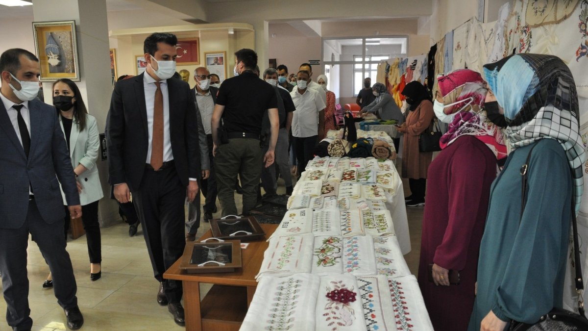 Bulanık'ta yılsonu sergisi