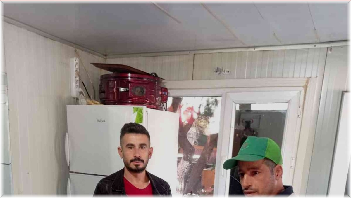 Bulduğu altın tuğrayı sahibine teslim etti