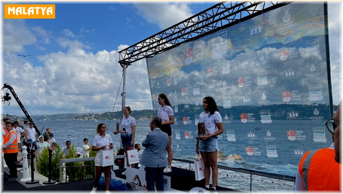 Burcu yüzmede Türkiye şampiyonu oldu