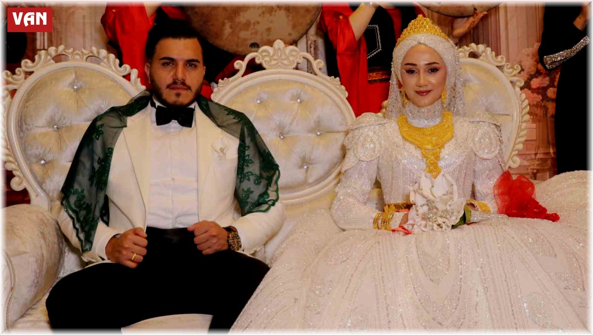 Burukiler aşiretinin düğününde geline 3 kilo altın, damada 12 milyon TL takı takıldı