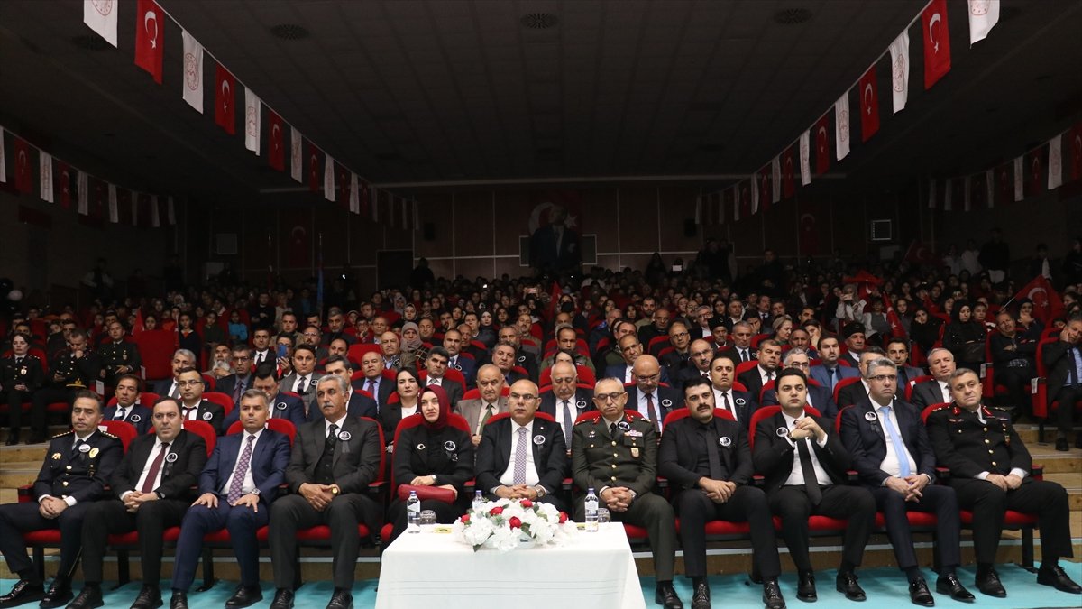 Büyük Önder Atatürk'ü anıyoruz