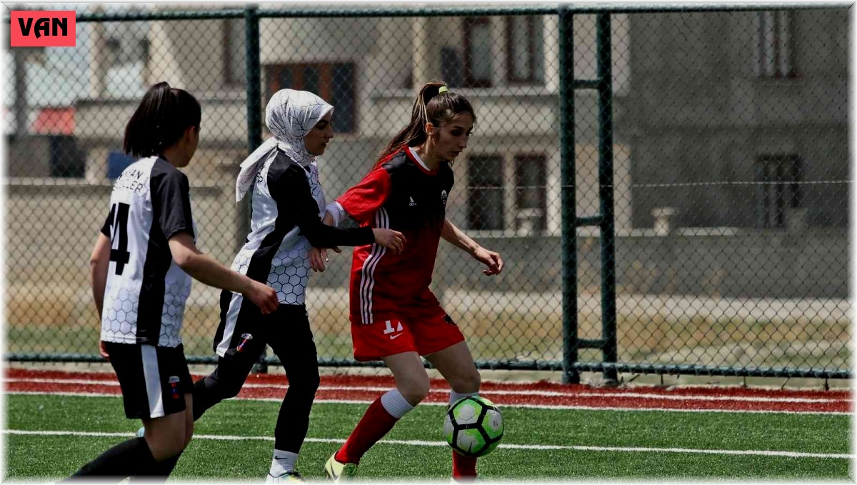 Büyükşehir Belediyesi Kadın Futbol Takımı'ndan 11 gollü skor