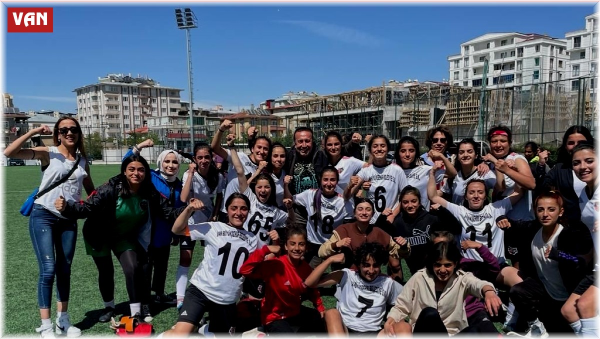 Büyükşehir Belediyespor Kadın Futbol Takımı Play-Off'a kaldı