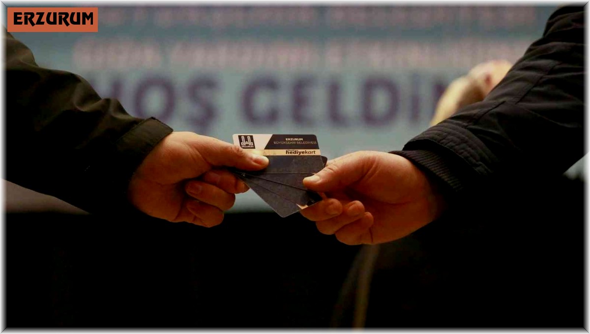 Büyükşehir'den ihtiyaç sahibi 3 bin aileye hediye kartı