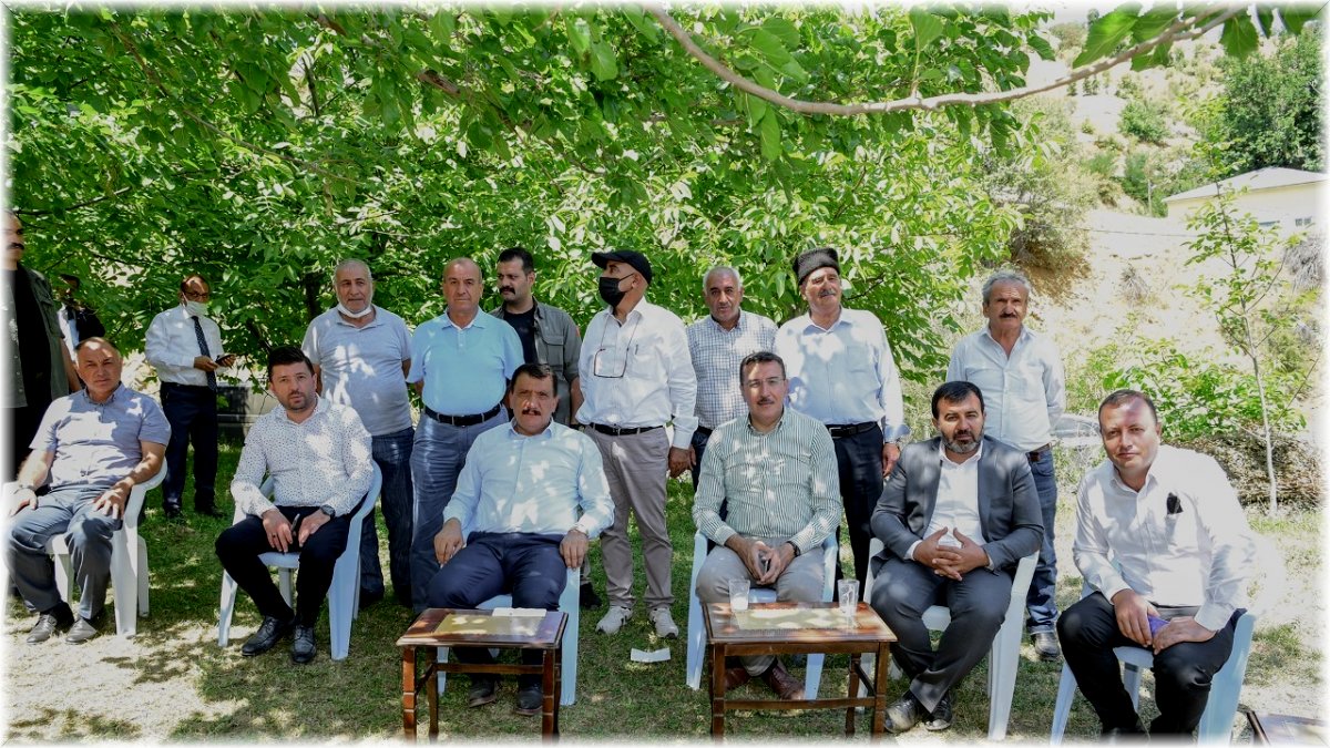 Büyükşehir'den Sincik sınırına kadar asfalt hizmeti