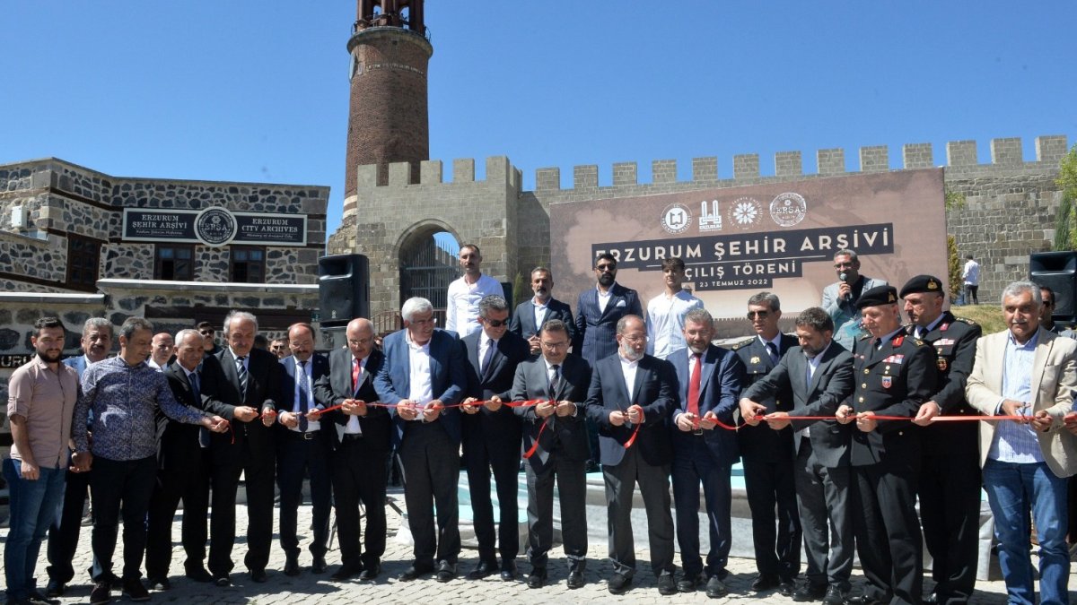 Büyükşehir'den yeni bir kültür yatırımı daha: Erzurum Şehir Arşivi açıldı