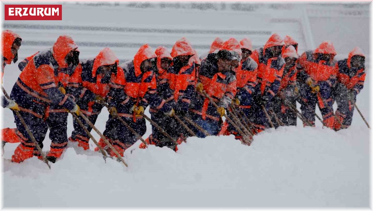 Büyükşehir'in kar timleri iş başında