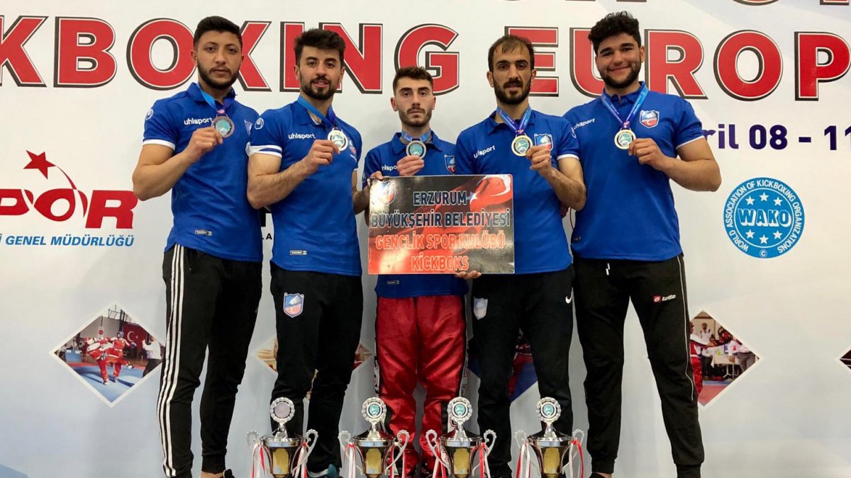 Büyükşehir'in Kıck Boks Takımı Antalya'da destan yazdı