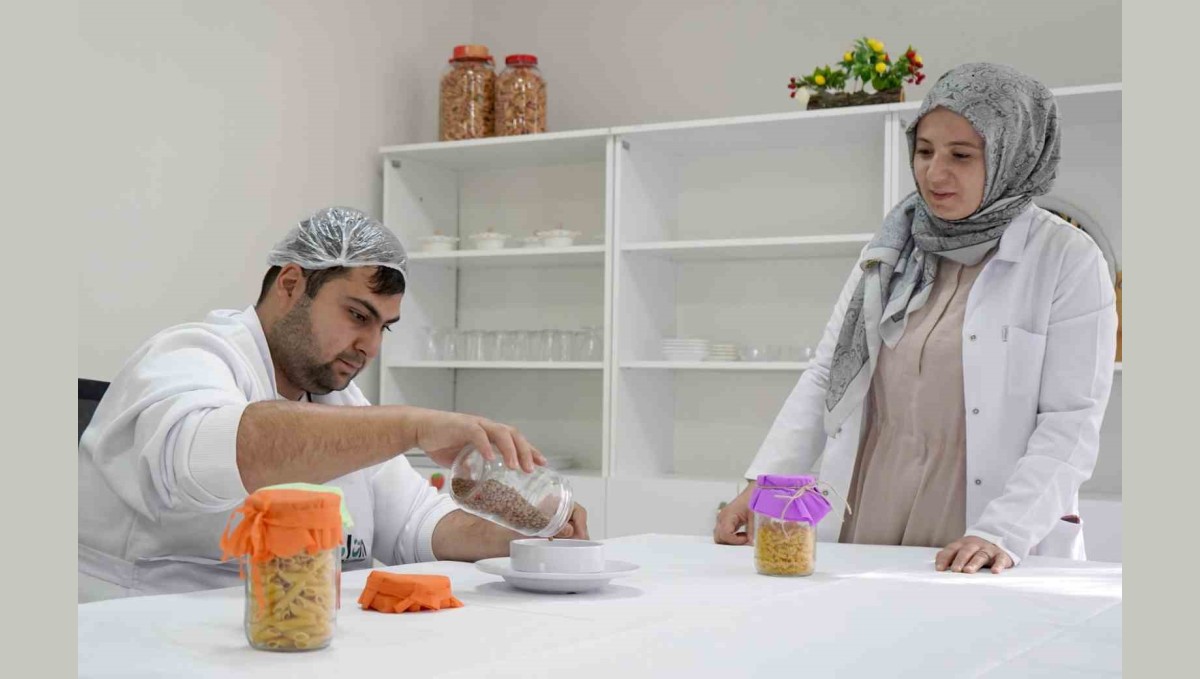 Büyükşehir özel gereksinimli bireyleri açtığı kurslarla topluma kazandırıyor