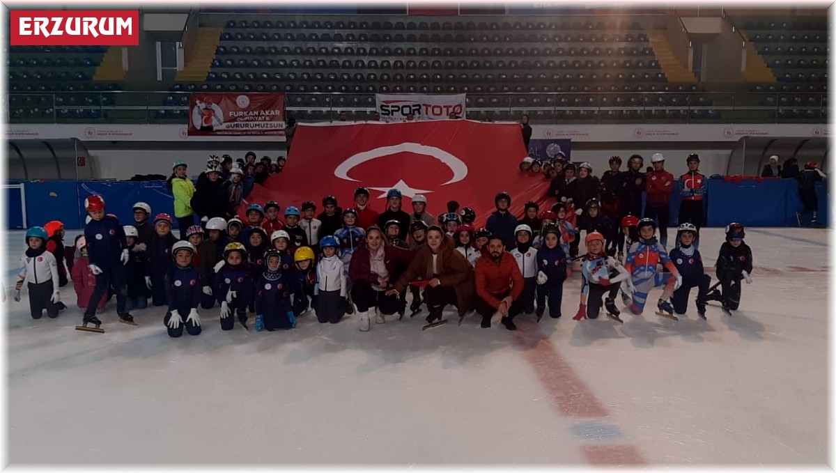 Buzda 29 Ekim coşkusu