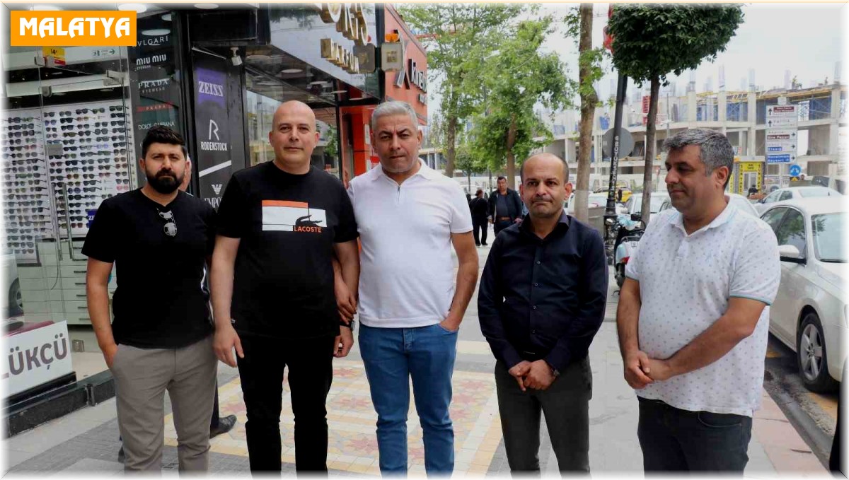 Cadde esnafından Başkan Er'e tepki