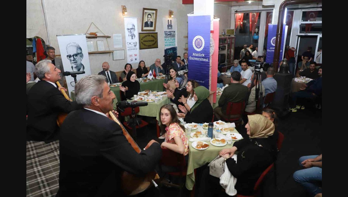 "Cahit Arf halk buluşmaları: Temelli kıraathanesinde bilim ve kültür sohbetleri" programı yoğun ilgi gördü