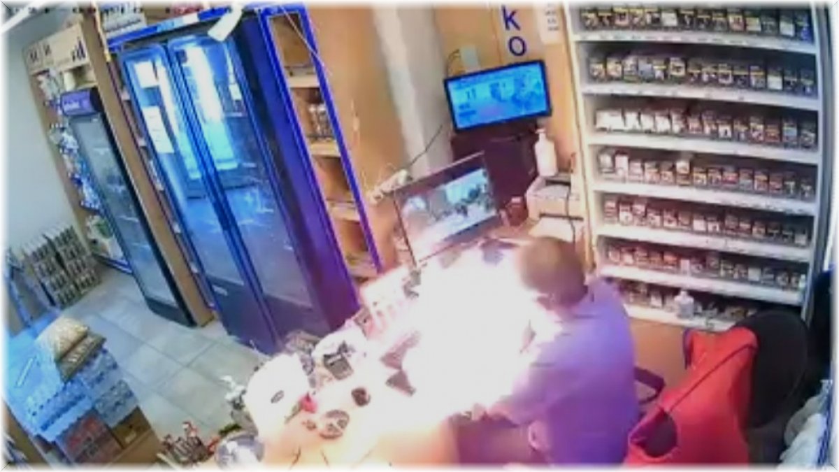 Çakmak gazı elinde alev aldı, neye uğradığını şaşırdı