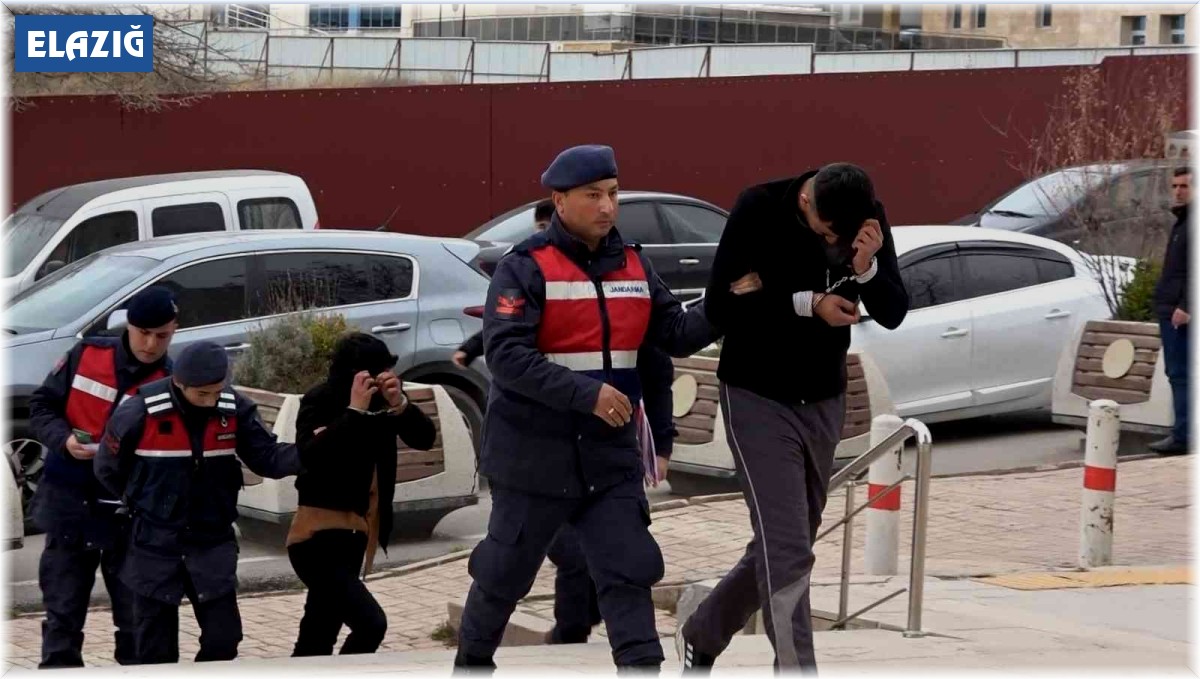 Çaldıkları kalorifer peteklerini satamadan yakalandılar