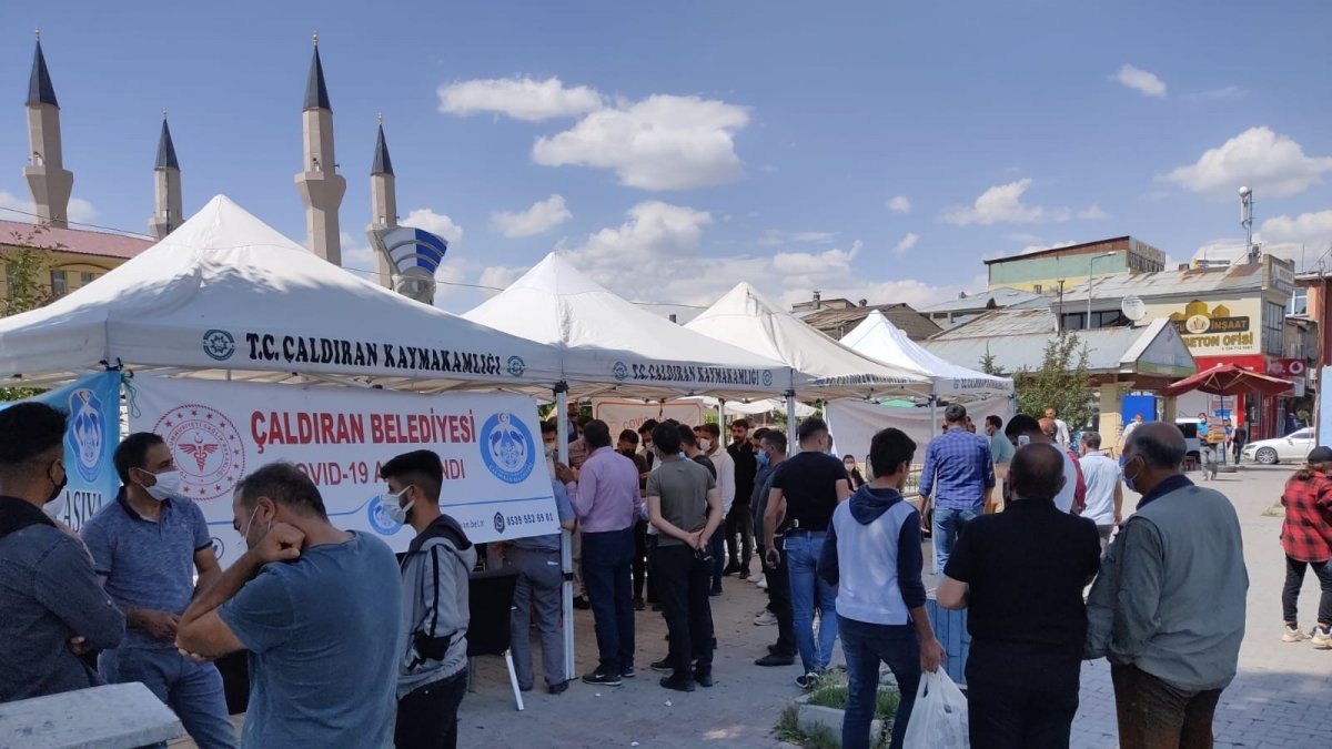Çaldıran Belediyesinden 'aşı olmayan kalmasın' kampanyası