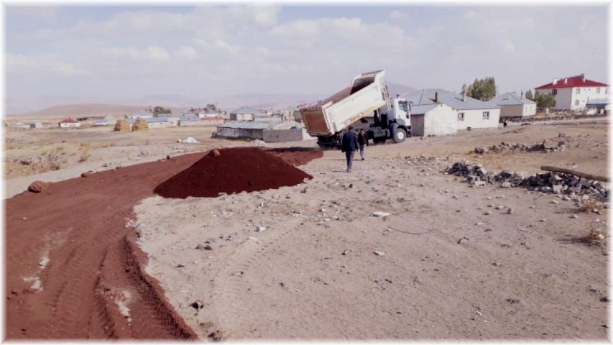 Çaldıran Belediyesinden yol açma ve yenileme çalışması
