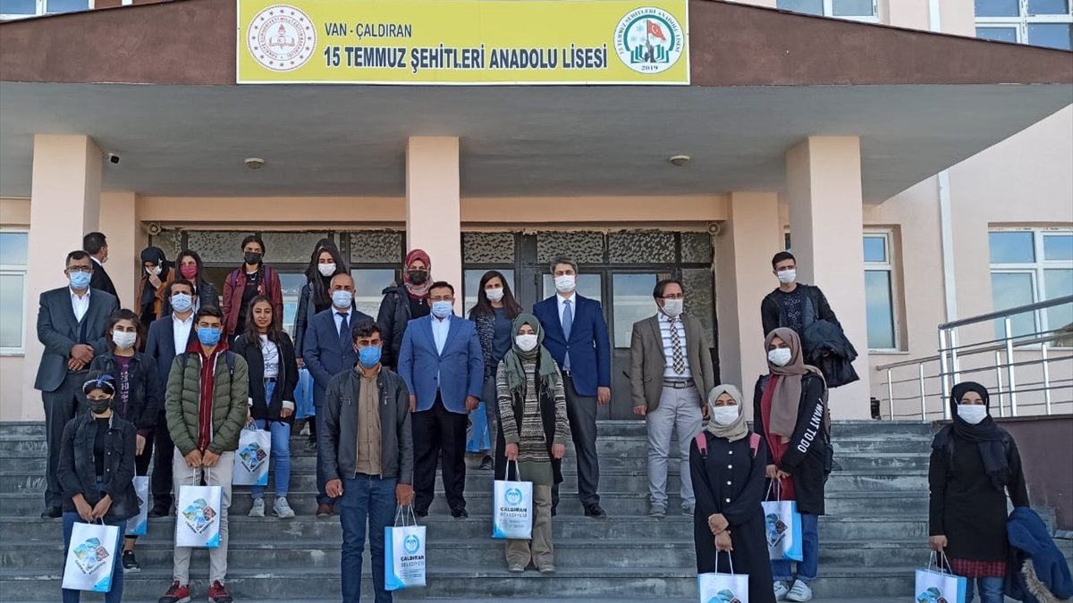 Çaldıran'da kütüphane açılışı