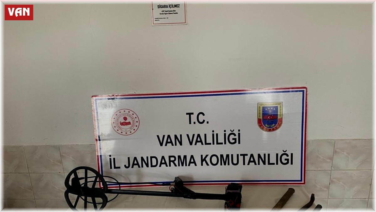 Çaldıran'da ruhsatsız kazı yapan 3 kişi yakalandı