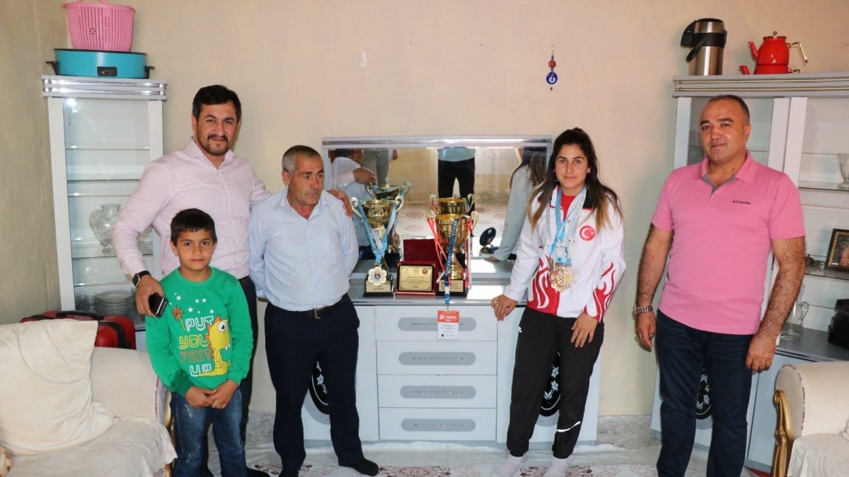 Çalgan, milli sporcuyu evinde ziyaret etti