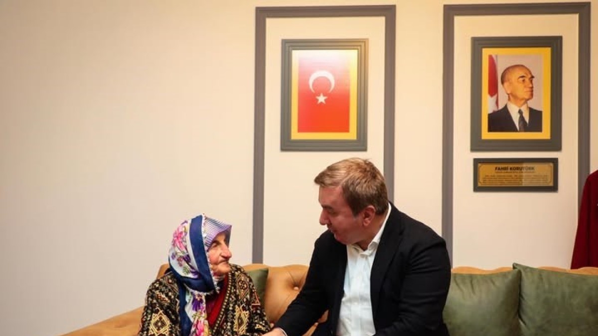 Çalışma azmiyle Türkiye'ye örnek olan Dilber nineden Vali Aydoğdu'ya teşekkür ziyareti