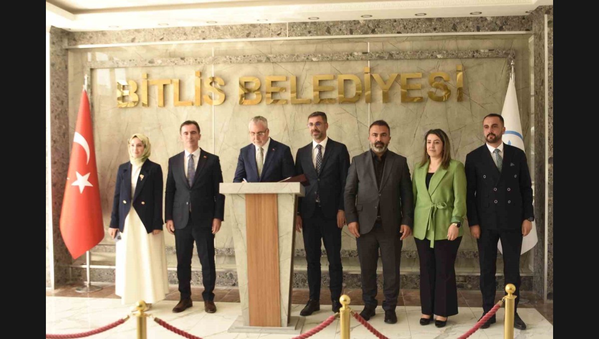 Çalışma ve Sosyal Güvenlik Bakanı Işıkhan Bitlis'te