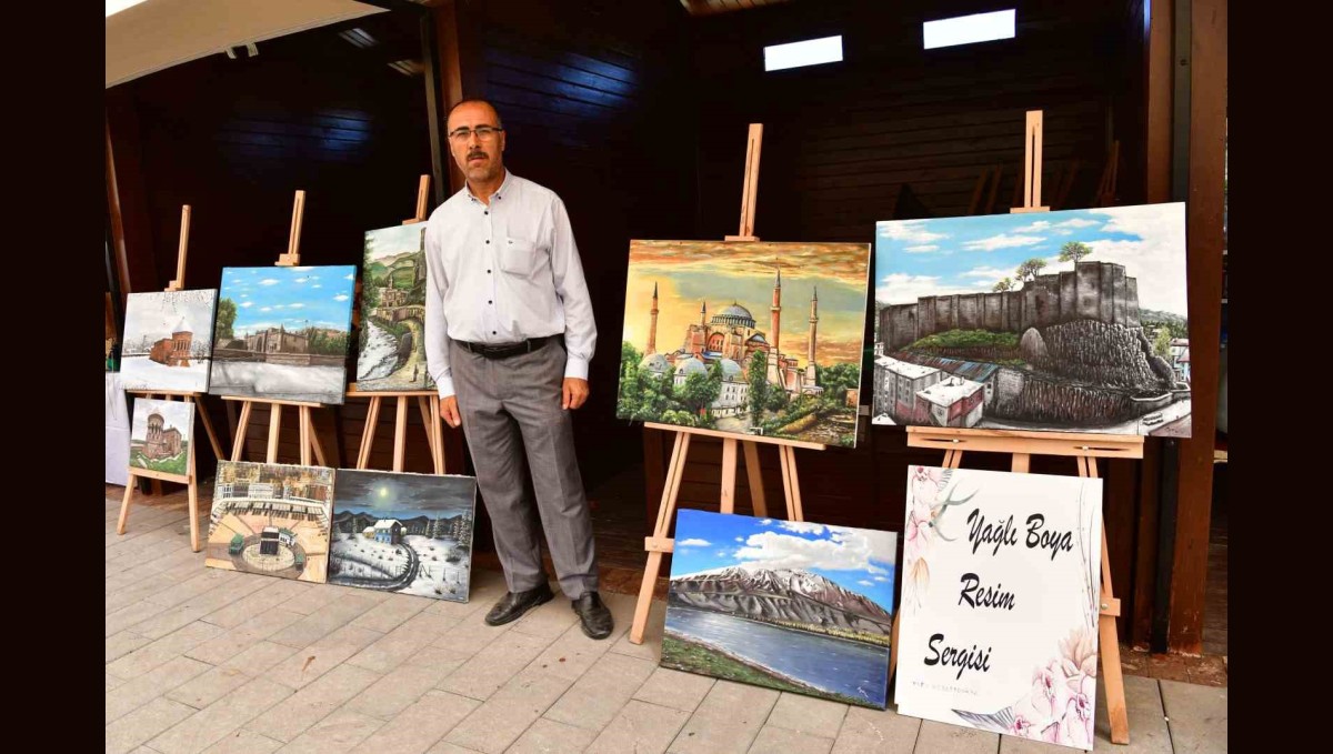 Cami imamından yağlı boya sergisi