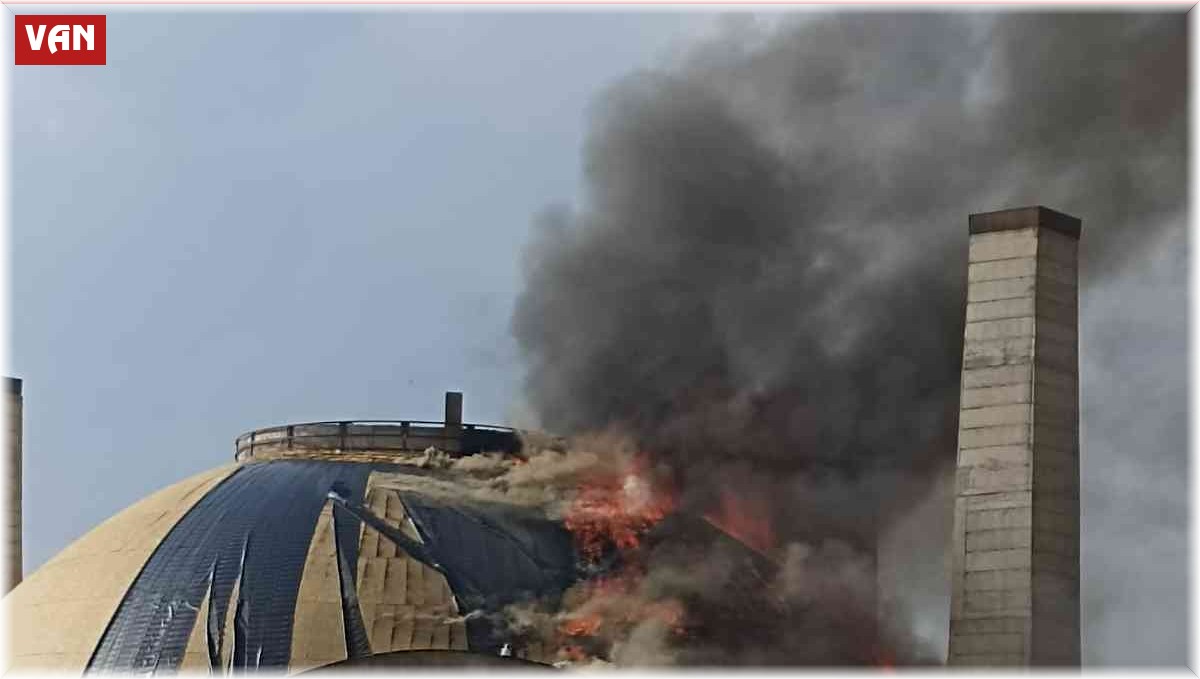 Cami inşaatında korkutan yangın