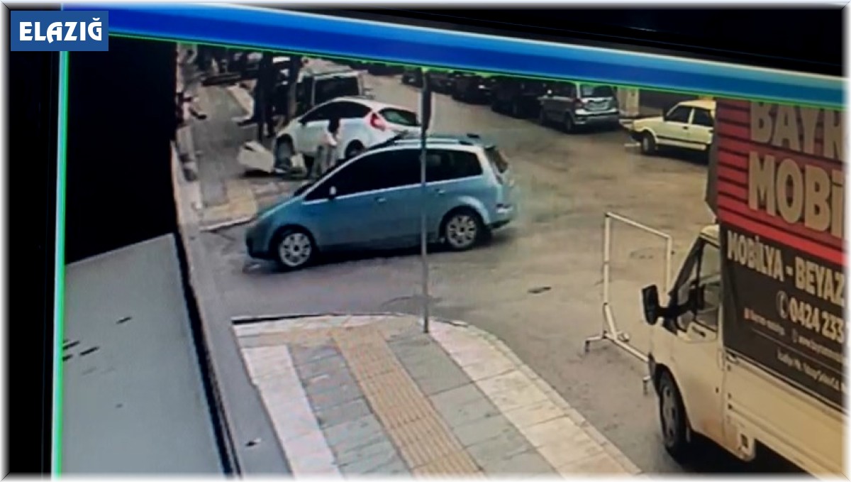 Çarpışan iki aracın arasında kalmaktan son anda böyle kurtuldu