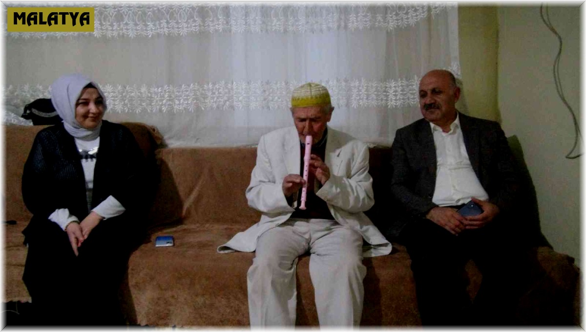 Çat kapı iftar programında flütlü karşılama