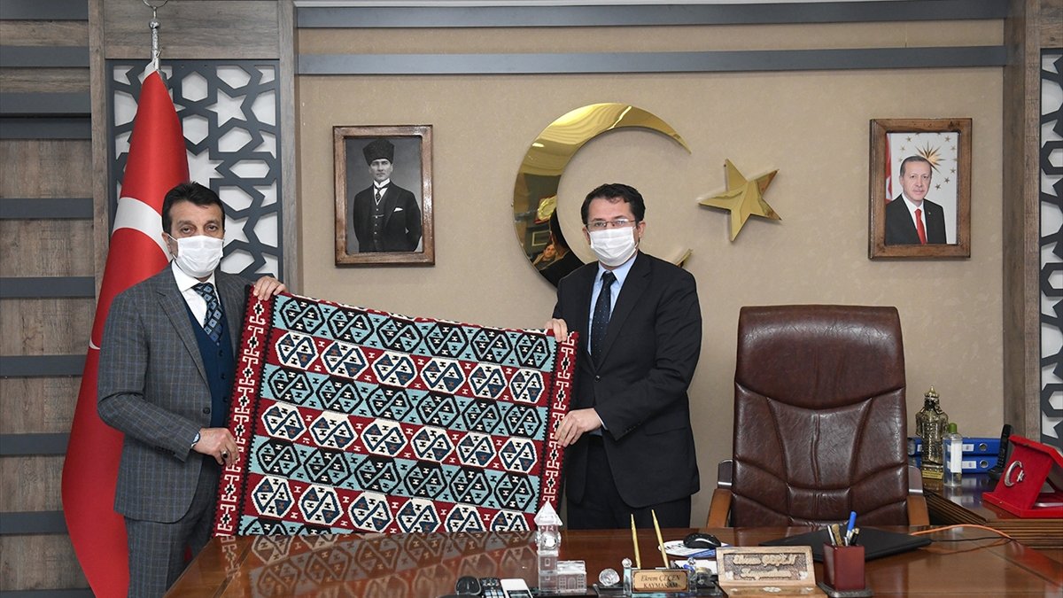 Çatak Belediye Başkanı Şeylan, Kaymakam Çeçen'i ziyaret etti