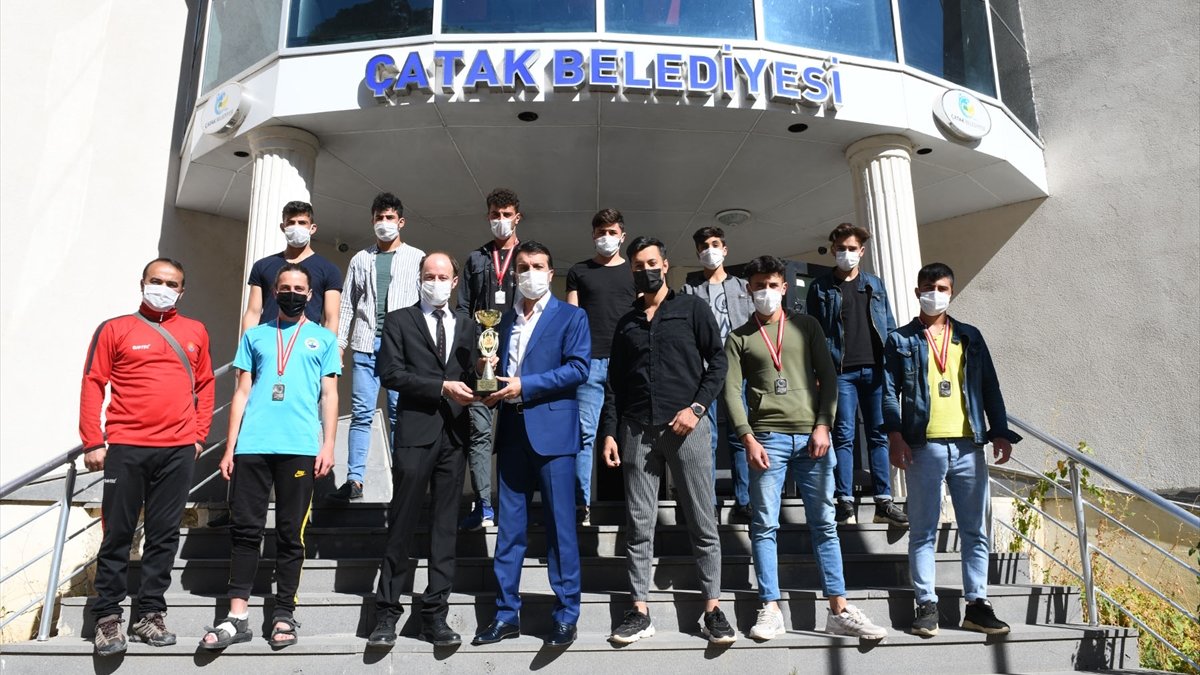 Çatak Belediyespor Rafting Takımı Türkiye ikincisi oldu