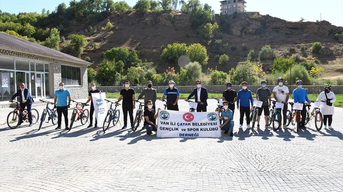Çatak'ta bisiklet turu düzenlendi