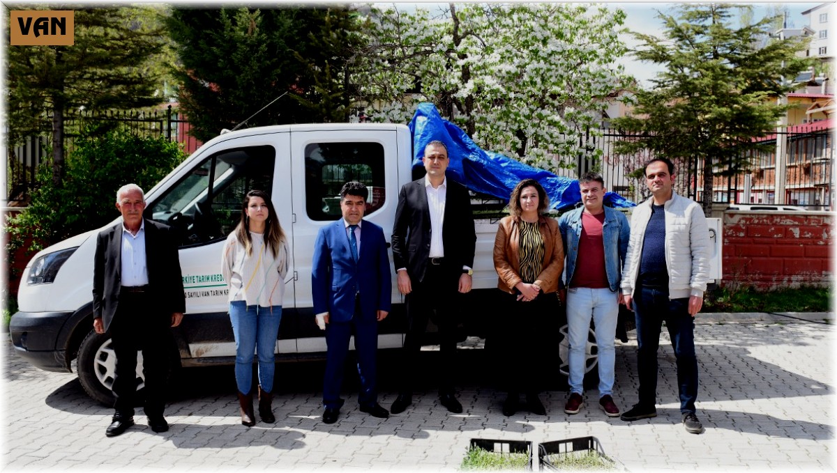 Çatak'ta çiftçilere 30 bin adaçayı ve kekik fidesi dağıtıldı