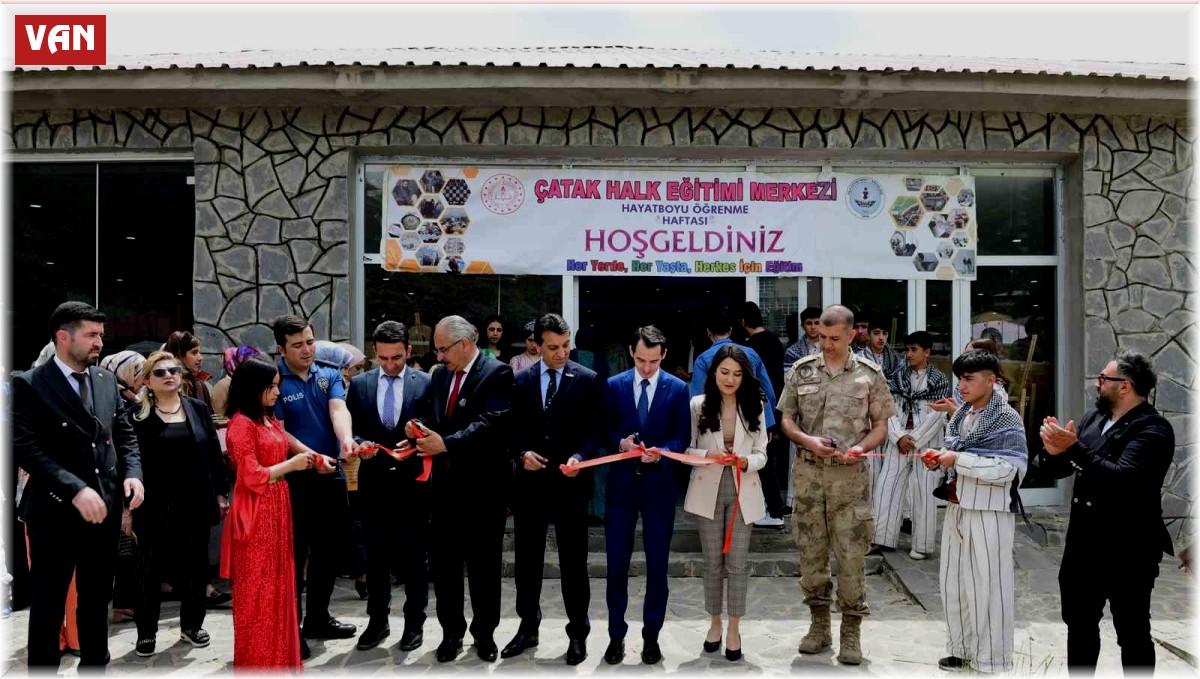 Çatak'ta 'Hayat Boyu Öğrenme Haftası' sergisi