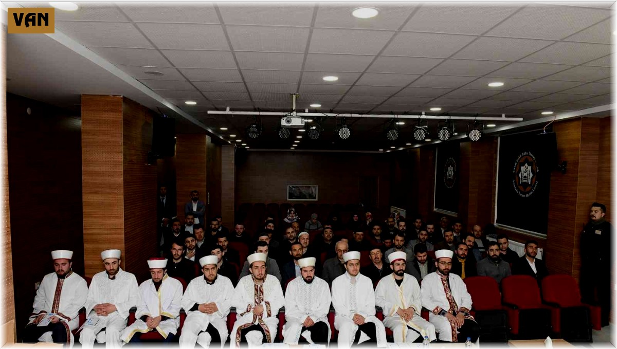 Çatak'ta imamlara cübbe giydirme merasimi